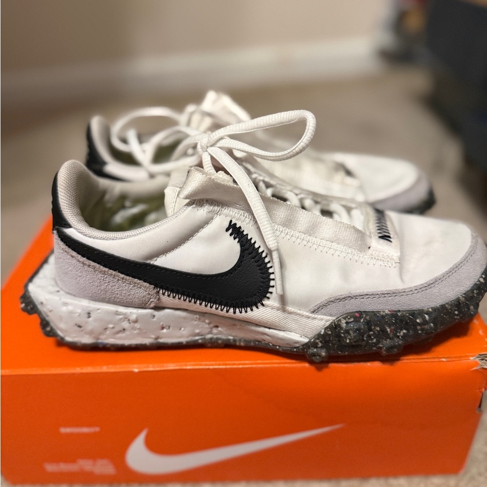 Nike White and Black Waffle Racer 2x